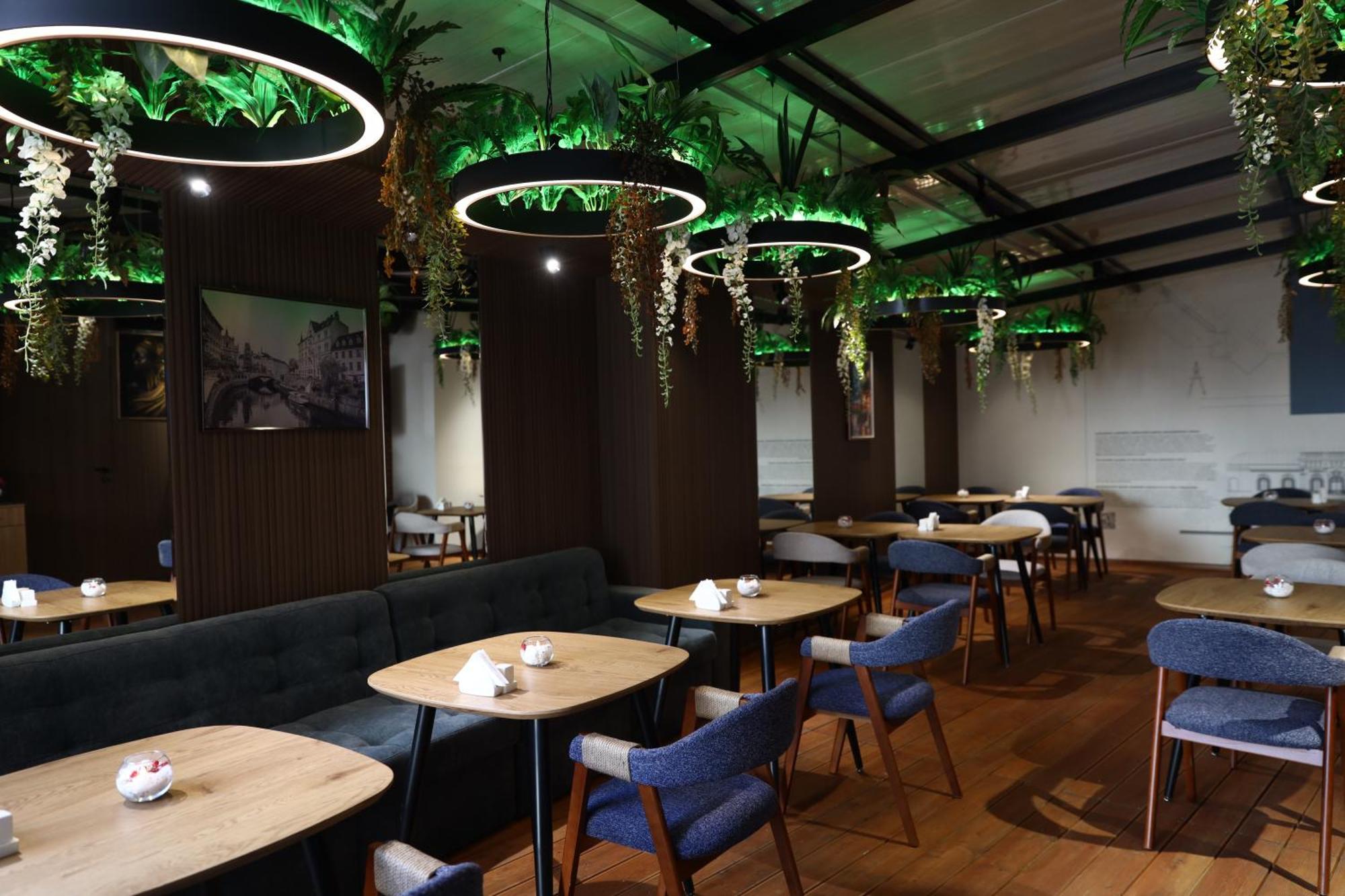 Graphica Tbilisi Hotel Luaran gambar